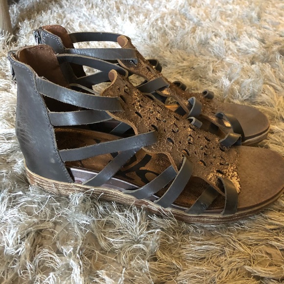 otbt locate sandals